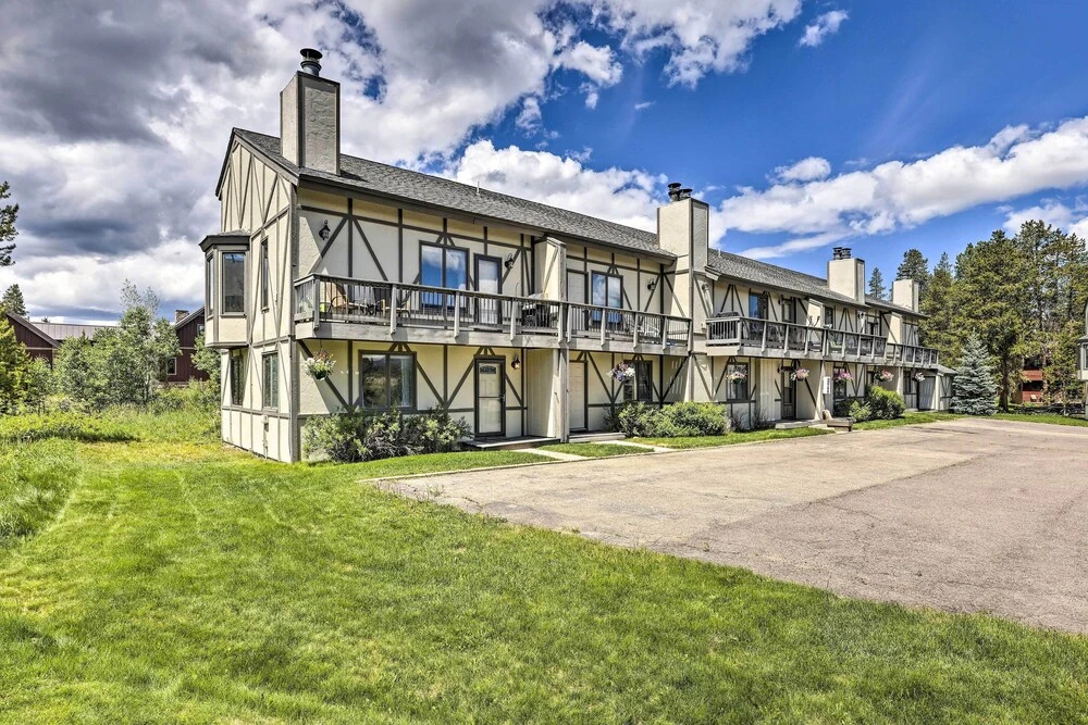 3-story Home w/ Balcony ~ 6 Mi to Winter Park!