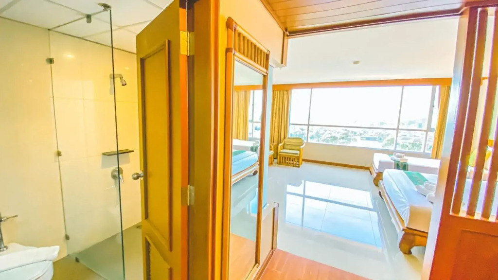 K Park Grand Hotel - фото 10