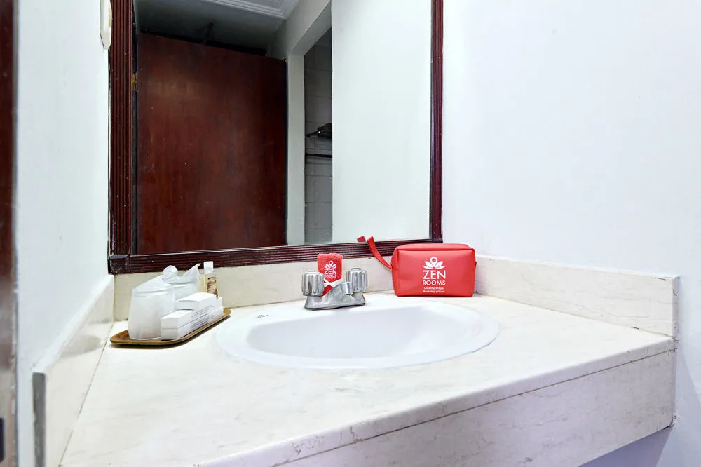 ZenRooms Soekarno Hatta Buah Batu - фото 10