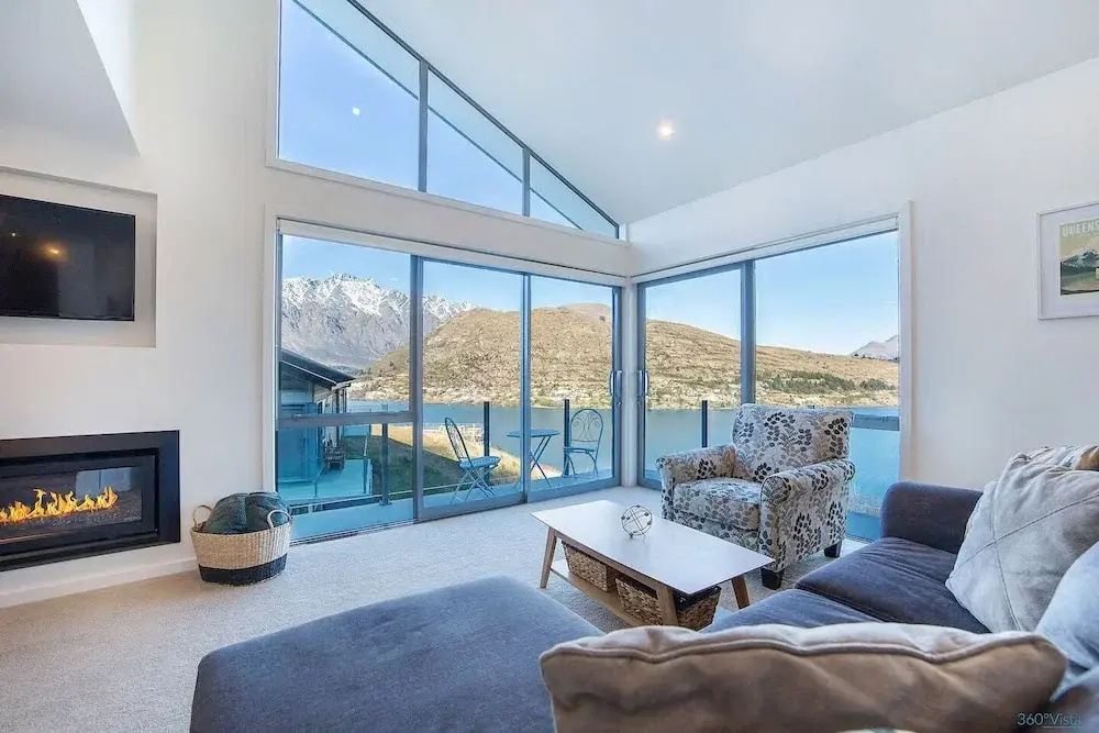 3 Bedrooms Cottage with balcony