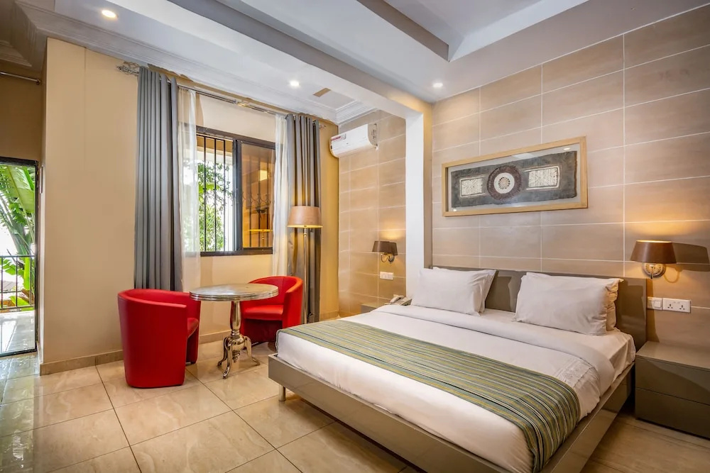 Executive Double room with balcony (full double bed)