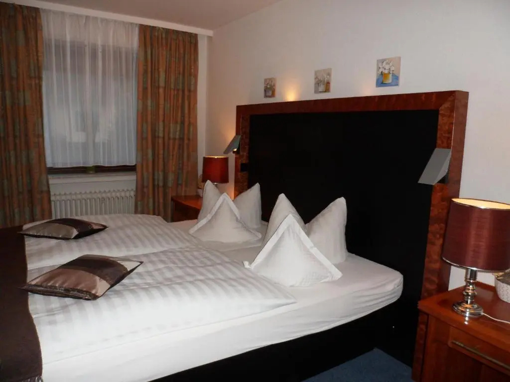 Standard Double room (full double bed)