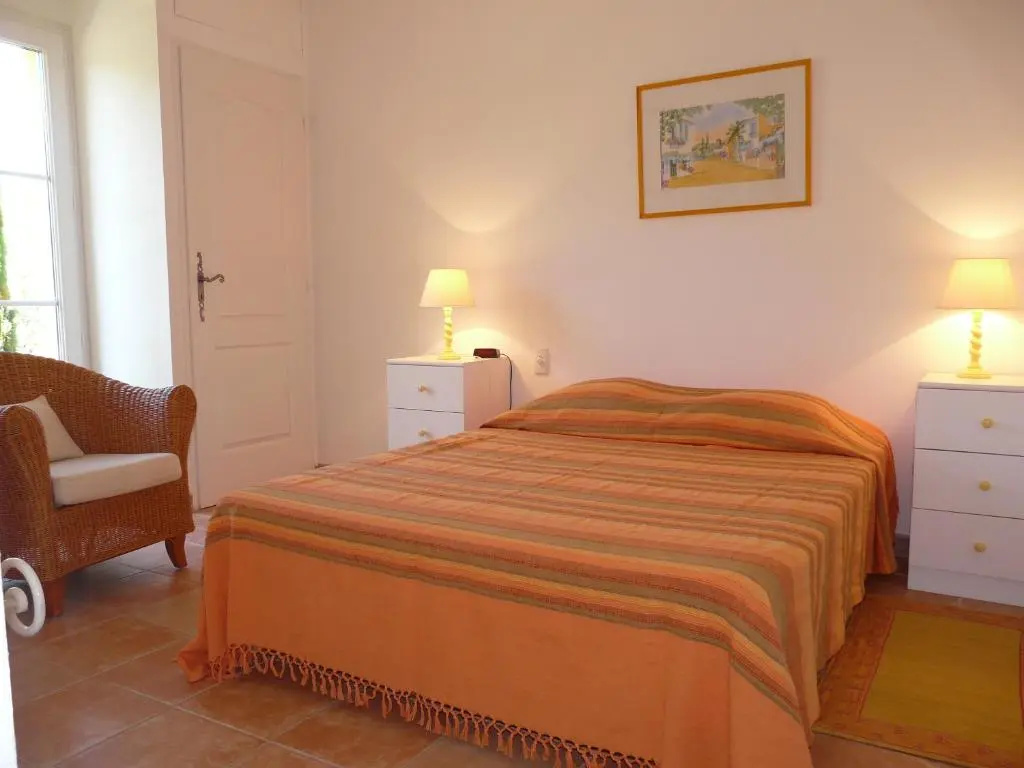 Afficher la photo 7 — Agréable Villa Familiale Avec Piscine Chauffée, Grand Jardin, Située Proche du Centre du Village de Mouriès Au Coeur Des Alpilles, 10 Personnes, Ls1-140 Baguie Roso