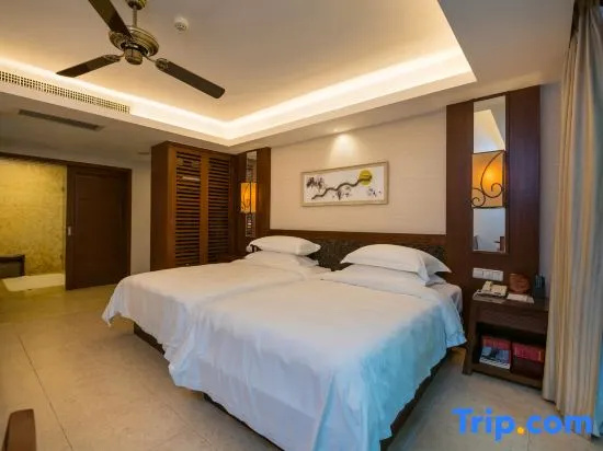 2 Bedrooms Villa