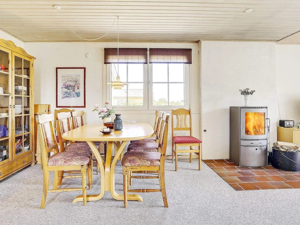 Alluring Holiday Home in Hvide Sande With Terrace - фото 11