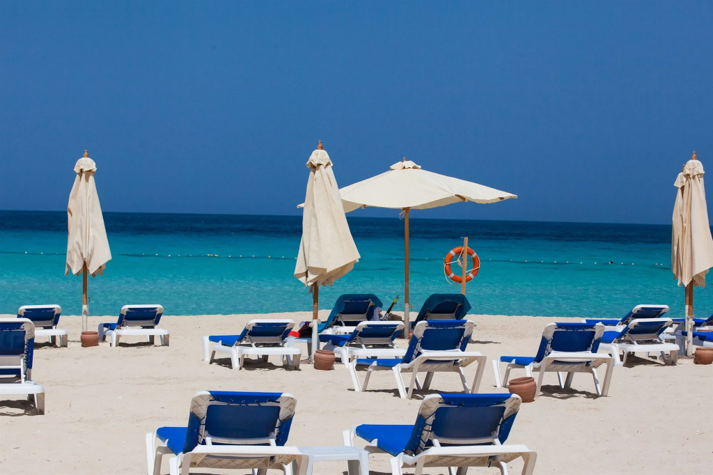 Beach & Waterfront