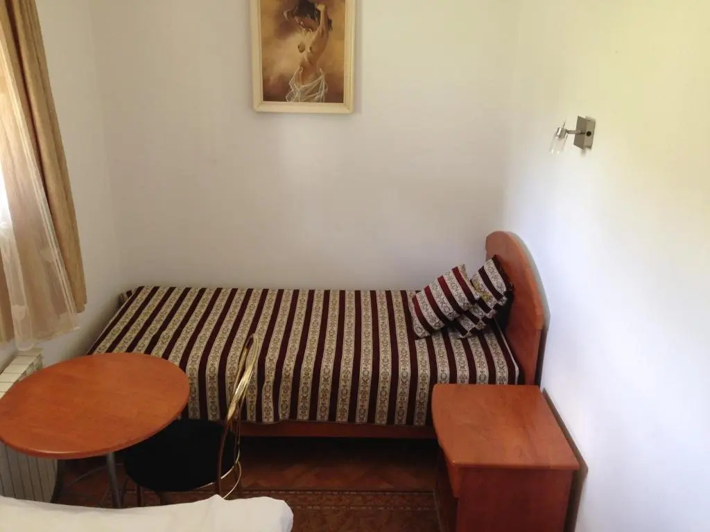 Economy room