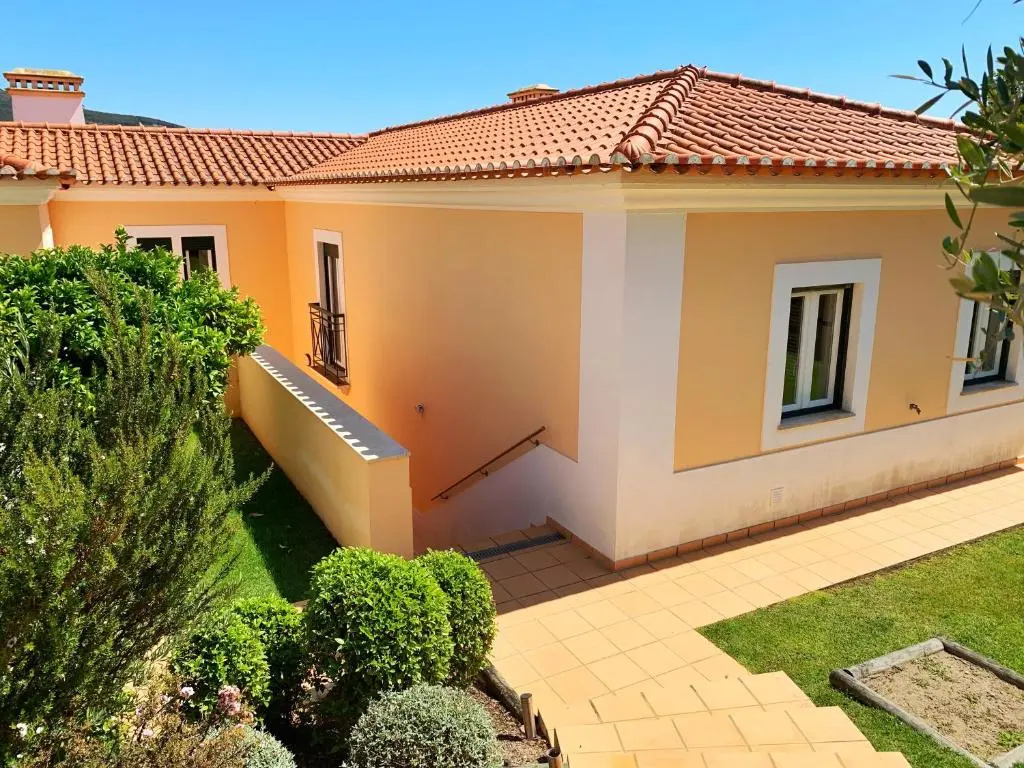 Villa with swimming pool in Golf Resort