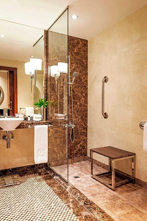 Двухместный номер Premier (двуспальная кровать) в Grosvenor House, a Luxury Collection Hotel, Dubai