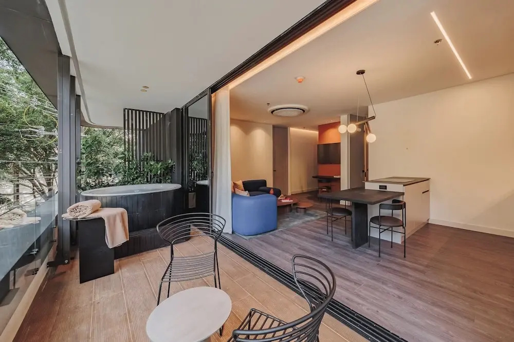 Deluxe Apartment