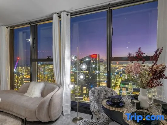 180Degree Views with Premier Executive Style living