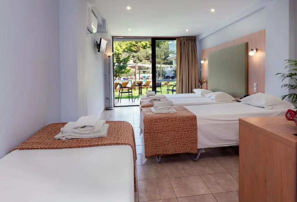 Standard Quadruple room