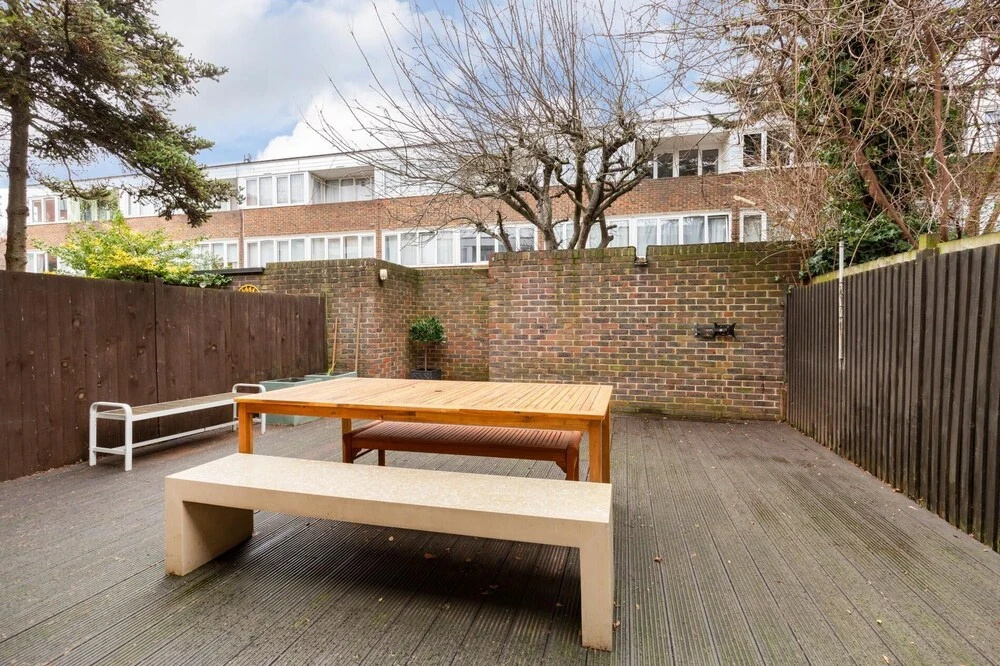 Contemporary 2BD Garden Maisonette Near Angel