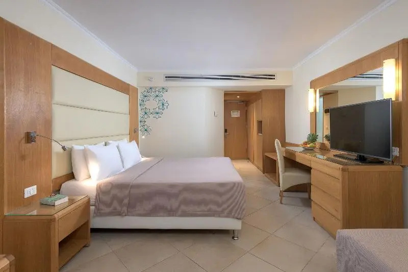 Superior Double room with side sea view (full double bed)