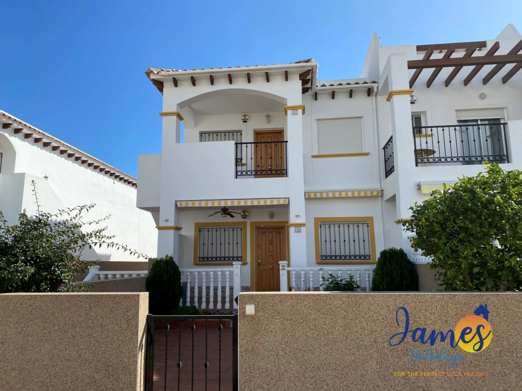 La Cinuelica R14 1st flr apt overlooking pool L182