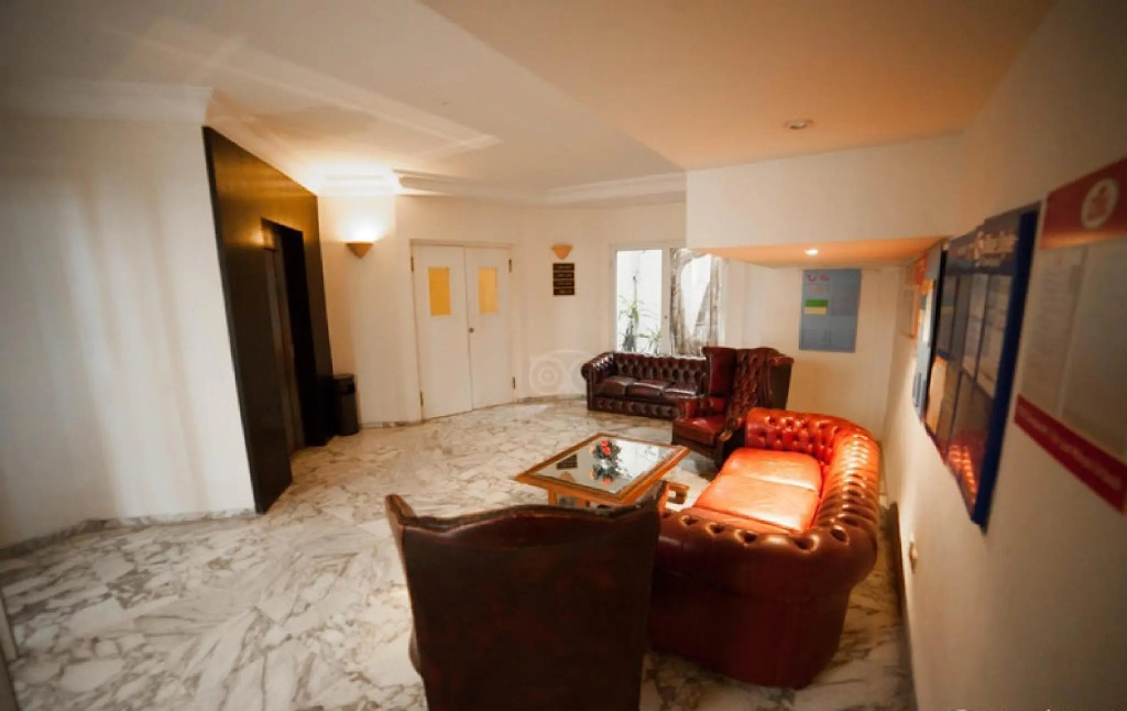 Lobby & Reception
