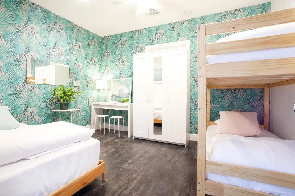 Economy room