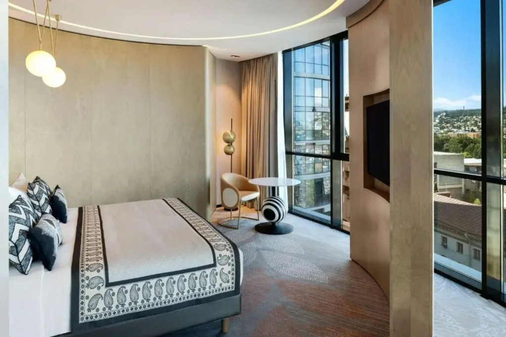Paragraph Freedom Square, A Luxury Collection Hotel, Tbilisi — фото