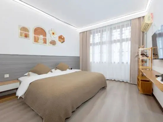 Sanchunli Zhong Homestay