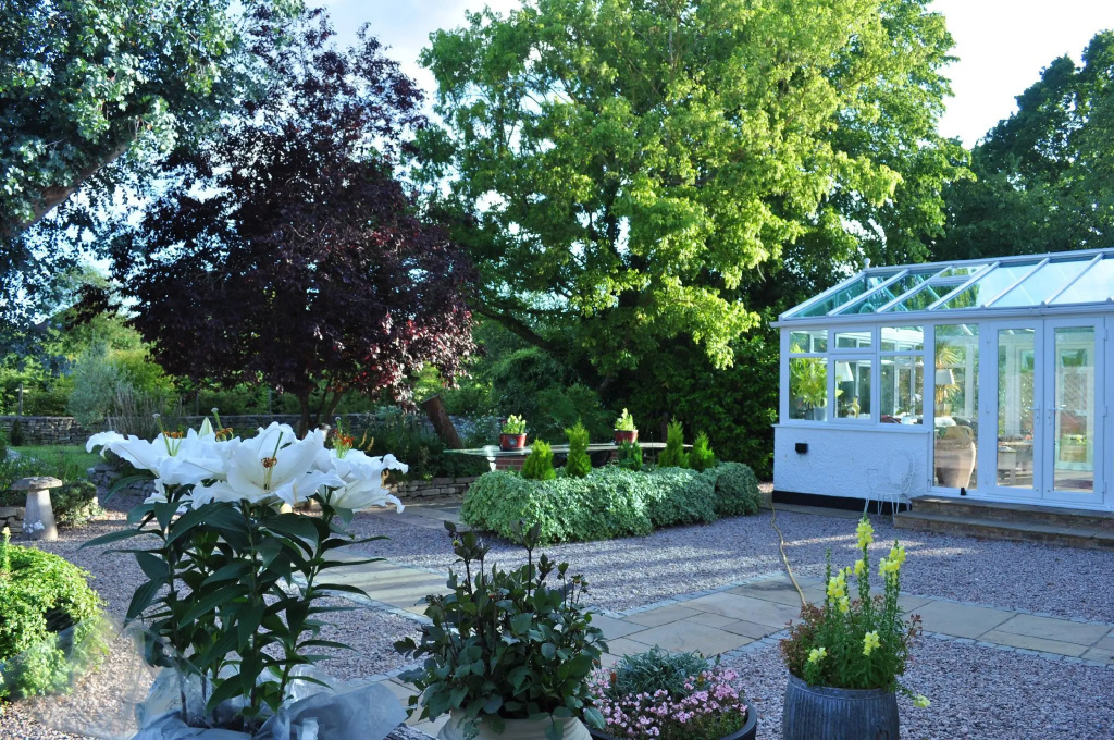 Deluxe Double room with garden view (full double bed)