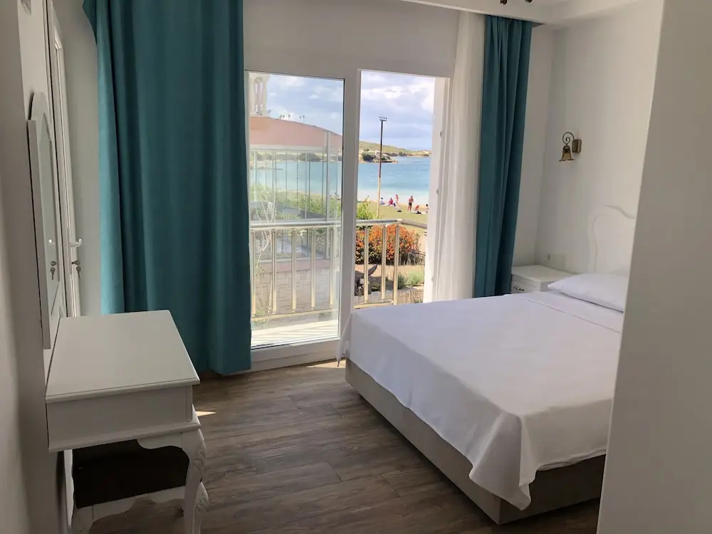 Standard Double room with sea view (full double bed)