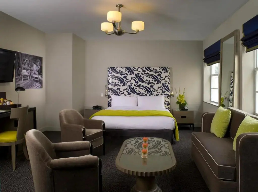 Double Junior Suite (full double bed)