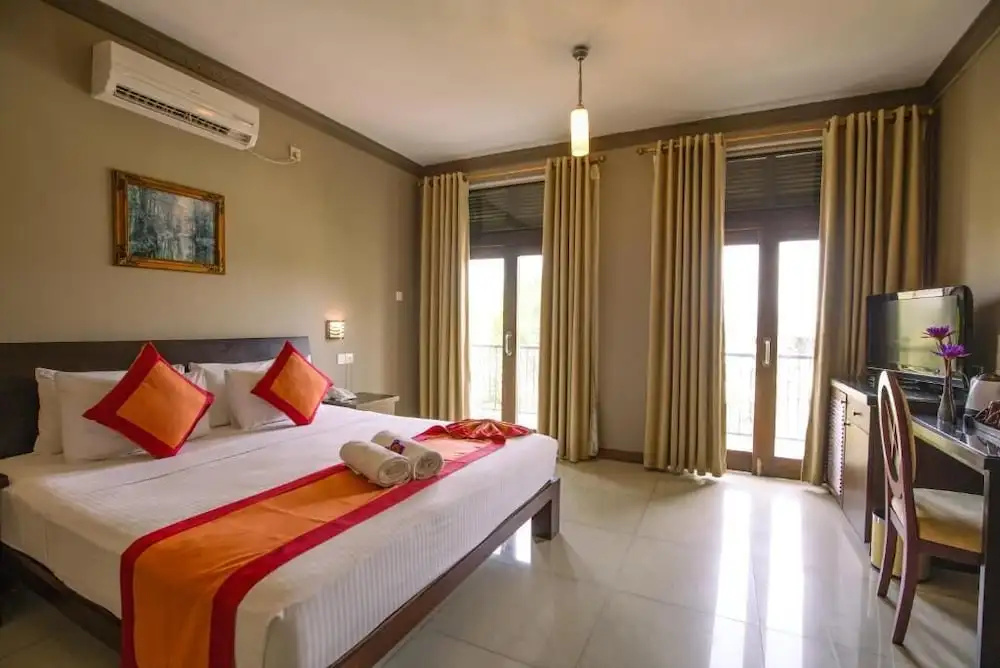 Deluxe Double room (full double bed)