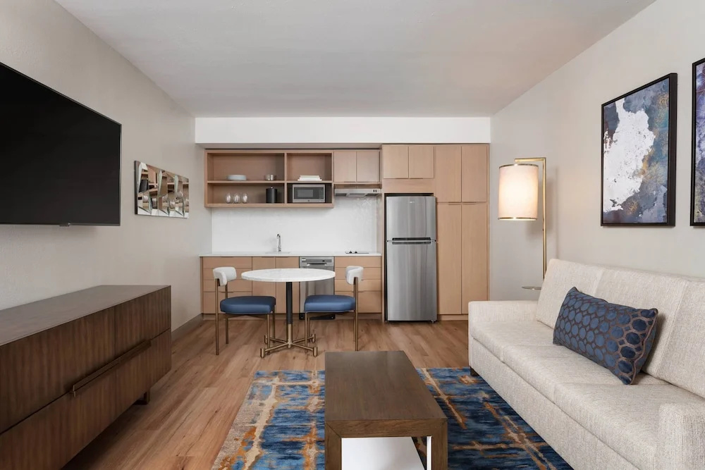 Delta Hotels by Marriott Virginia Beach Waterfront Suites - Chambres