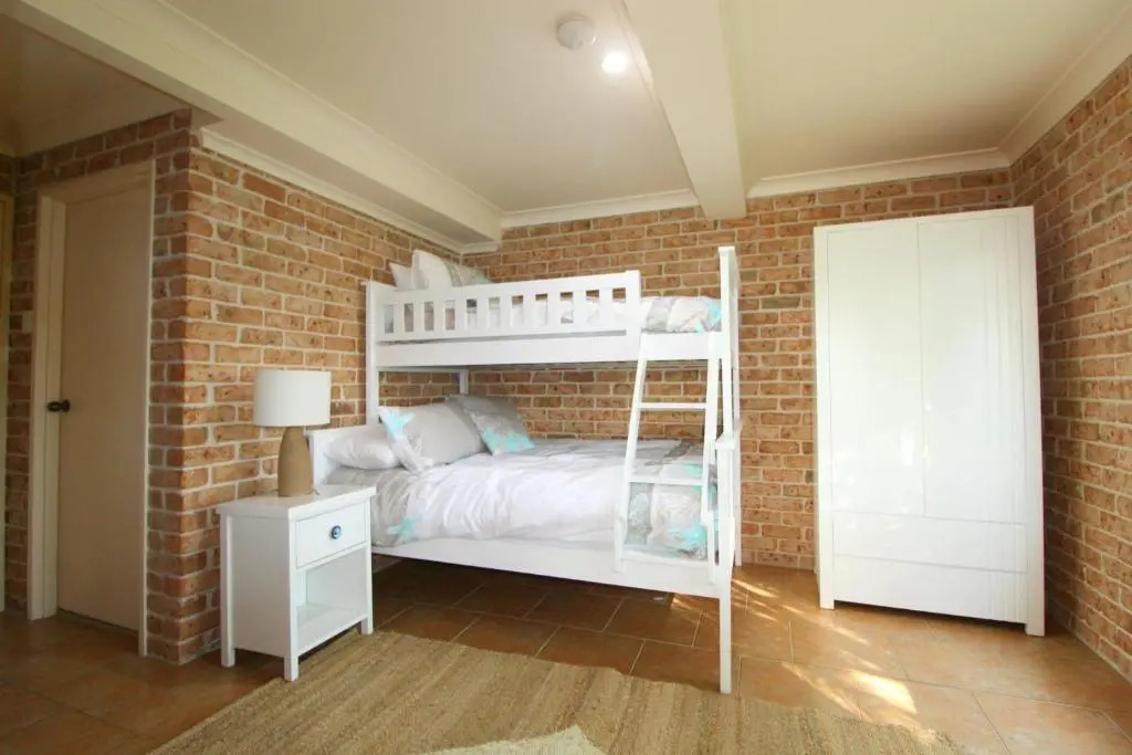 Barefoot 32 Skyline Crescent Crescent Head