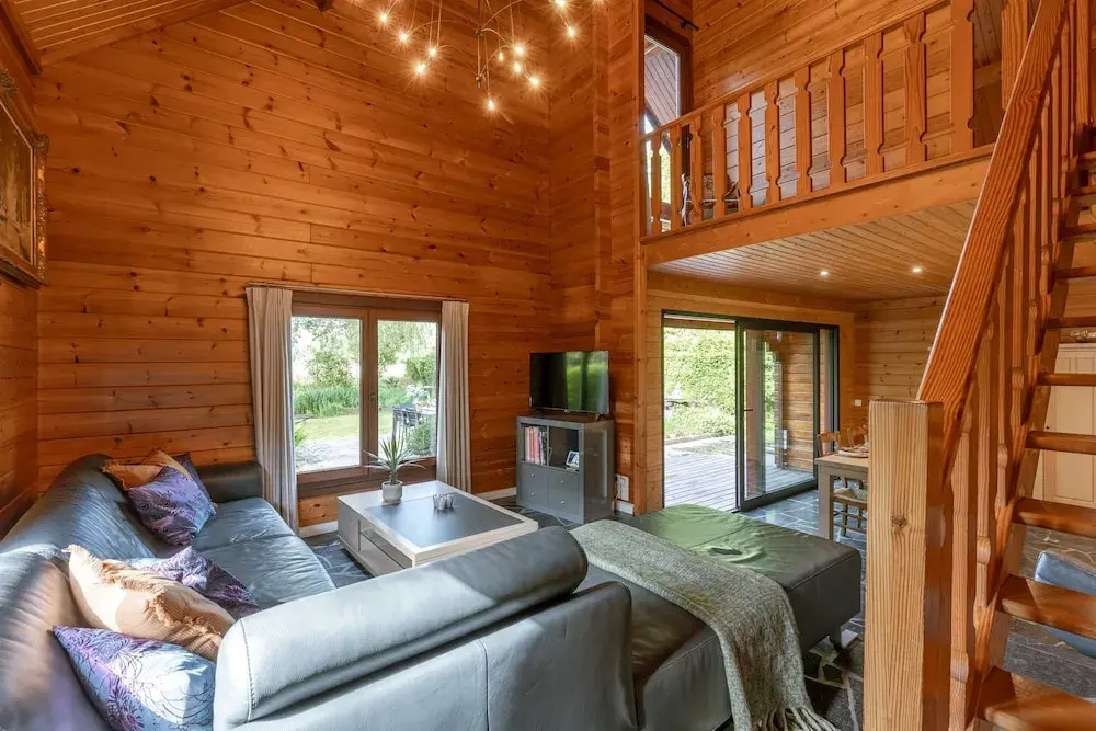 Huswell - Tranquil Retreat Cozy Chalet in the Heart of Urse - фото 6