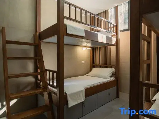 Bed in Dorm (male dorm)