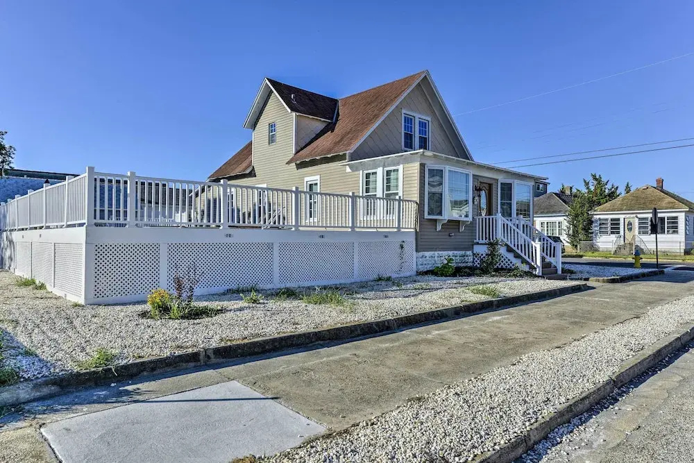 Charming Wildwood Hideaway w/ Private Pool & Deck!