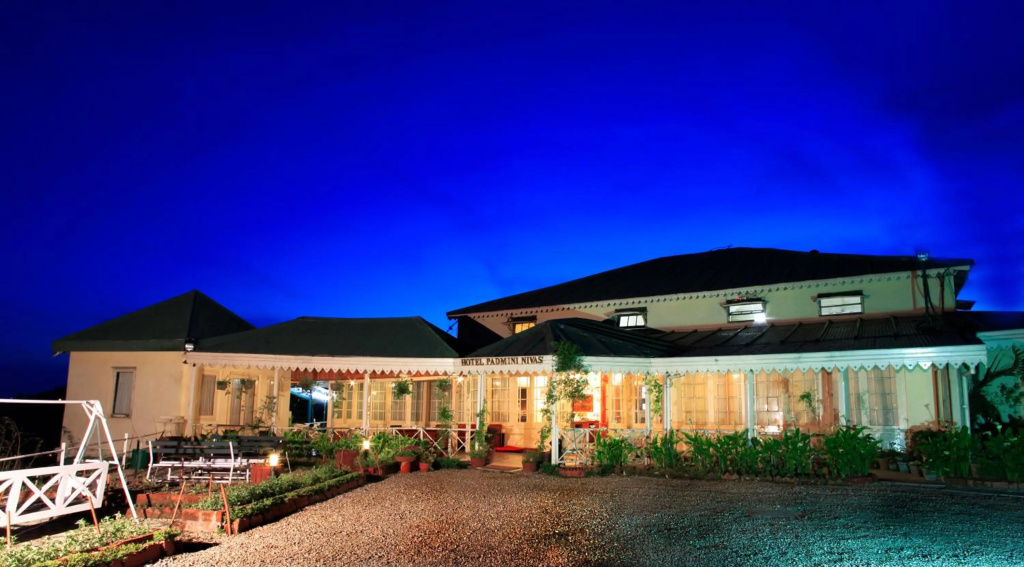 Hotel Padmini Nivas