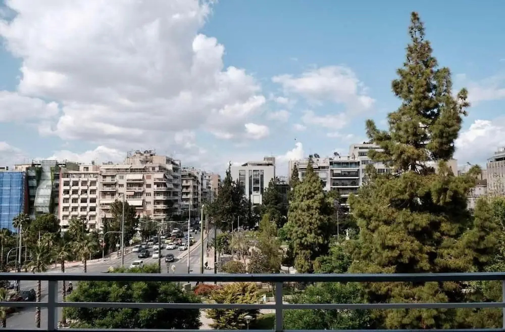 SynPiraeus Apartments & Studios