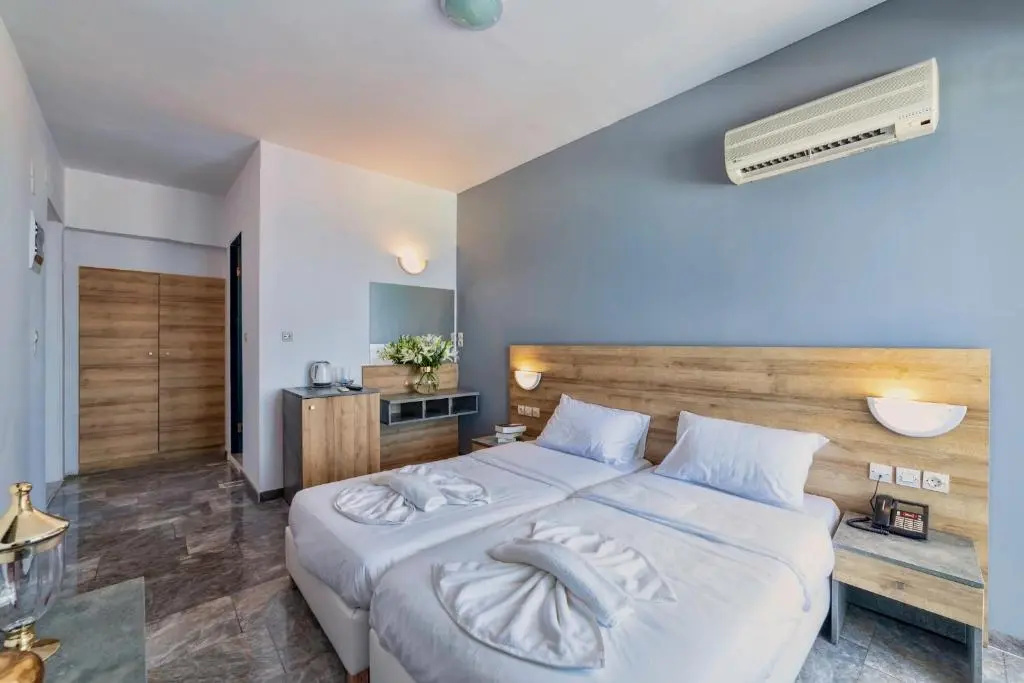 Standard room with water view