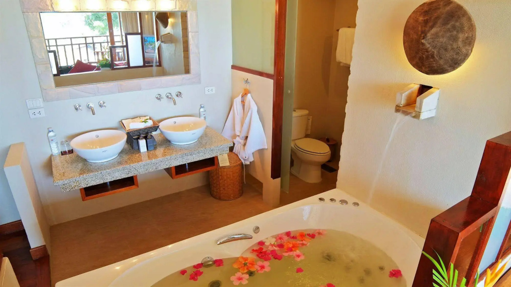 The Sunset Beach Resort & Spa Taling Ngam - Général
