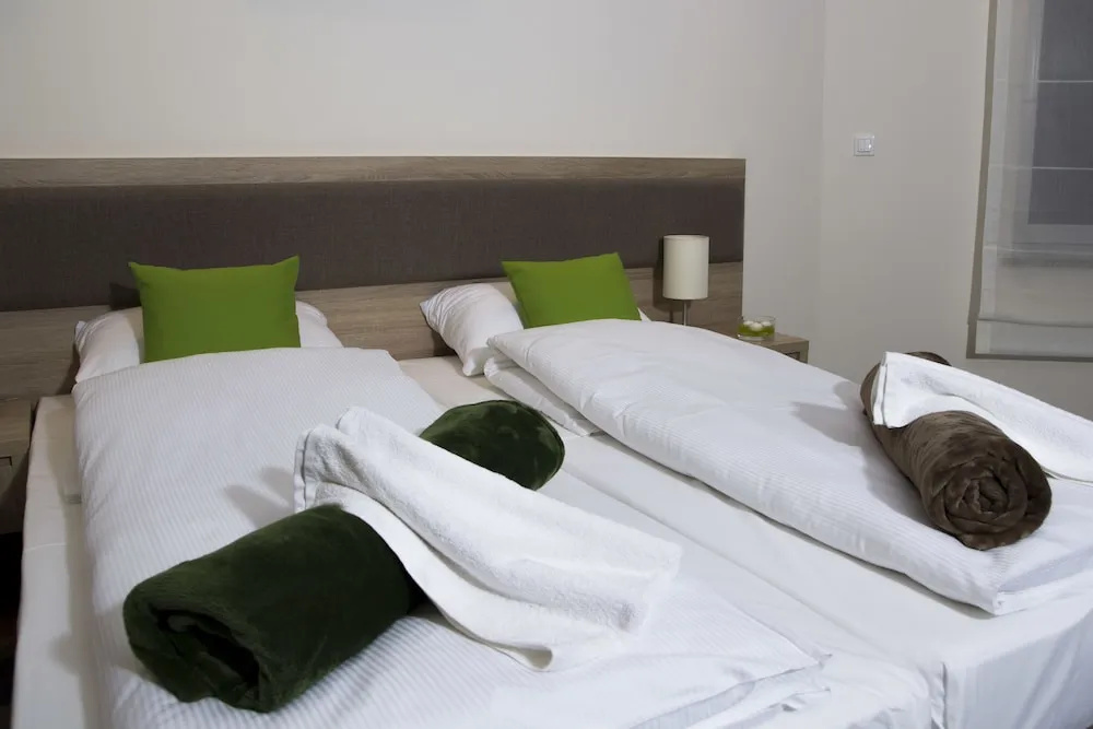 Superior Double room with balcony (full double bed)