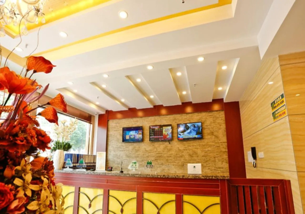GreenTree Inn Henan Xinyang Gushi Zhongshan Avenue Hongsu Avenue Express Hotel