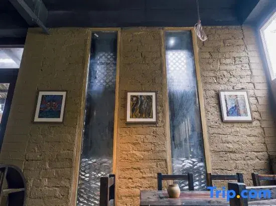 Serenity • Valley | Guju courtyard • Oil Painting Art Hotel (Yangshuo Yulonghe Branch)