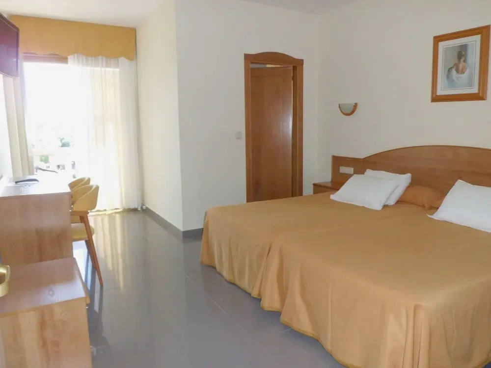 Standard Double room (full double bed)