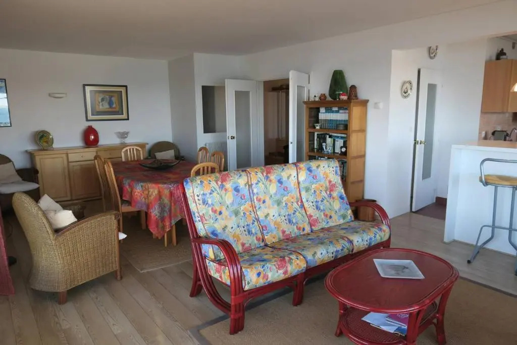 Appartement VUE PANORAMIQUE MER plage de Trestraou à PERROS-GUIREC - Réf 911