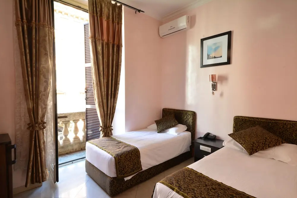 Standard Double room (twin beds)