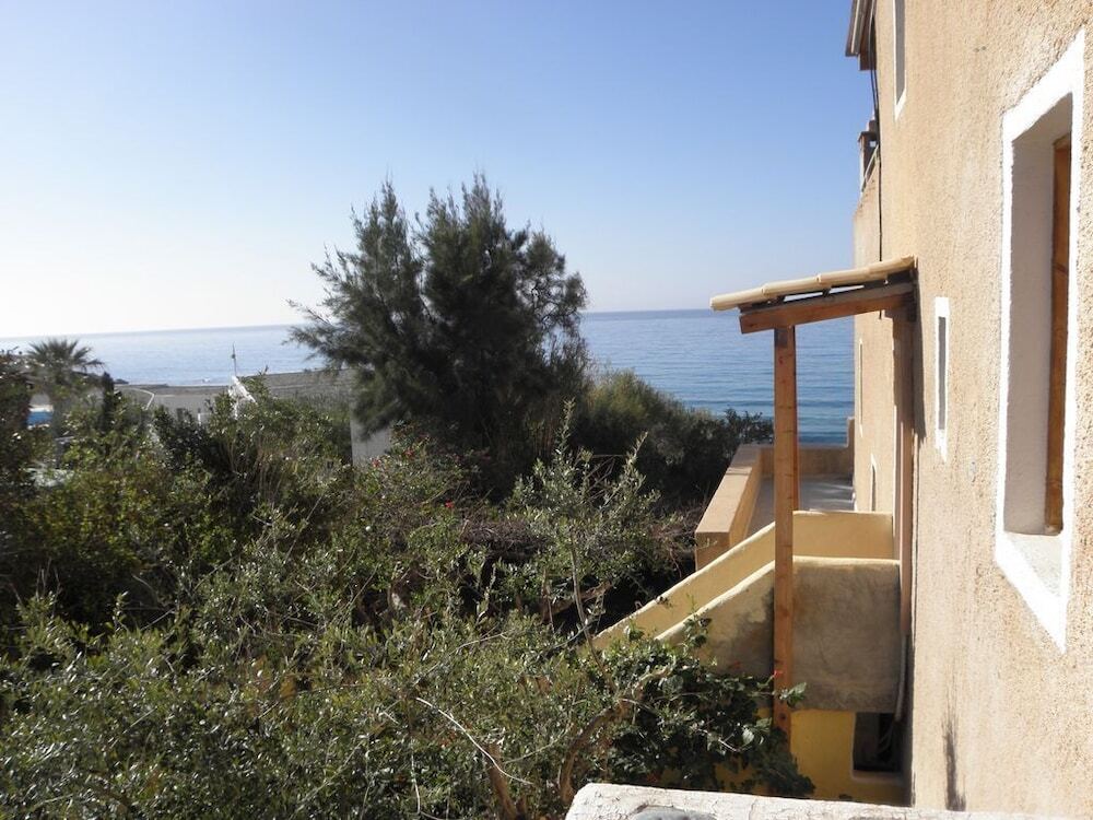 gallery_image_hidden_15