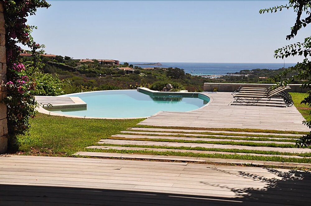 gallery_image_hidden_7