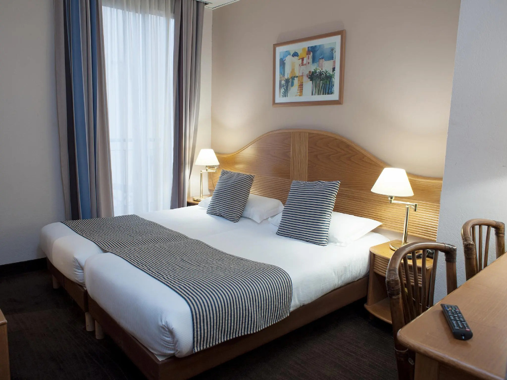 Superior Double room (full double bed)