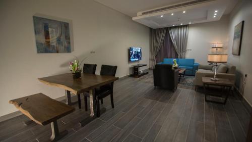 gallery_image_hidden_24