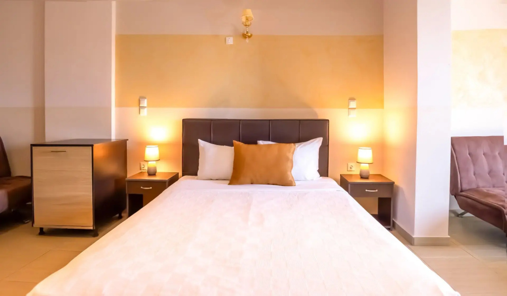 Standard room with partial sea view