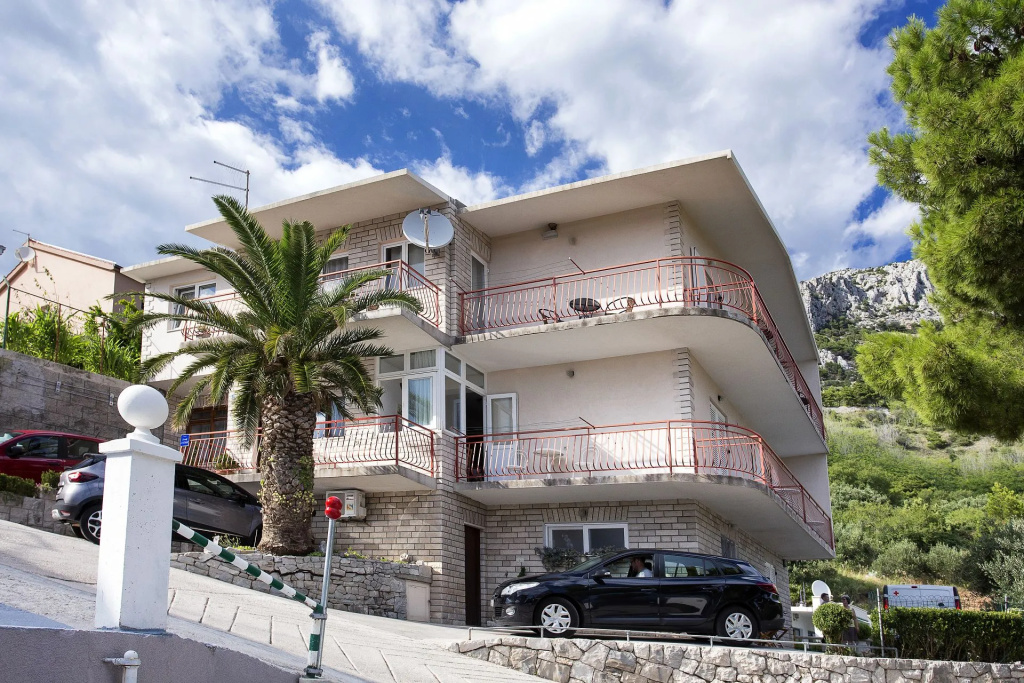 Apartment Rozari - family friendly & sea view: A1-Ivana Brela, Riviera Makarska