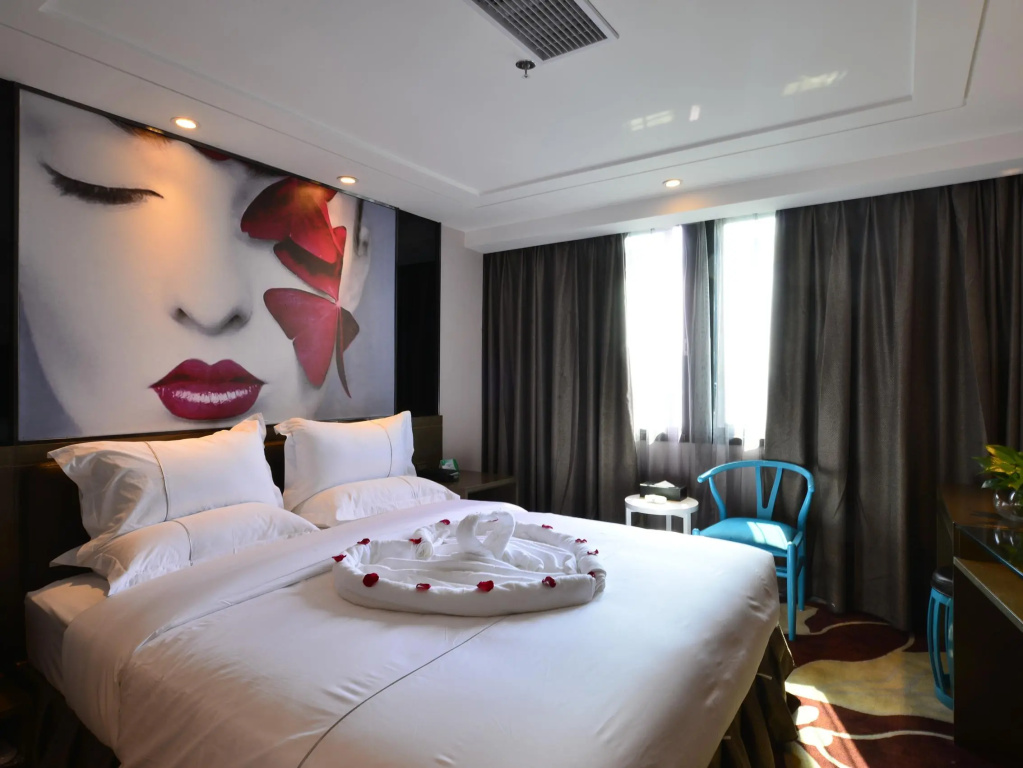 Premier room