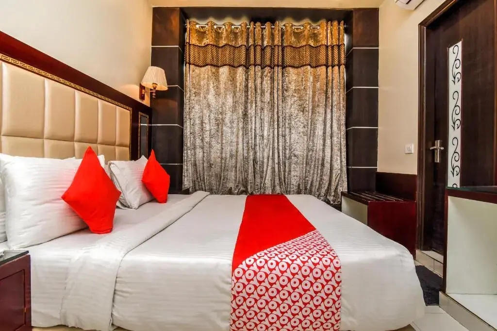 Collection O 76248 Hotel Dev Palace